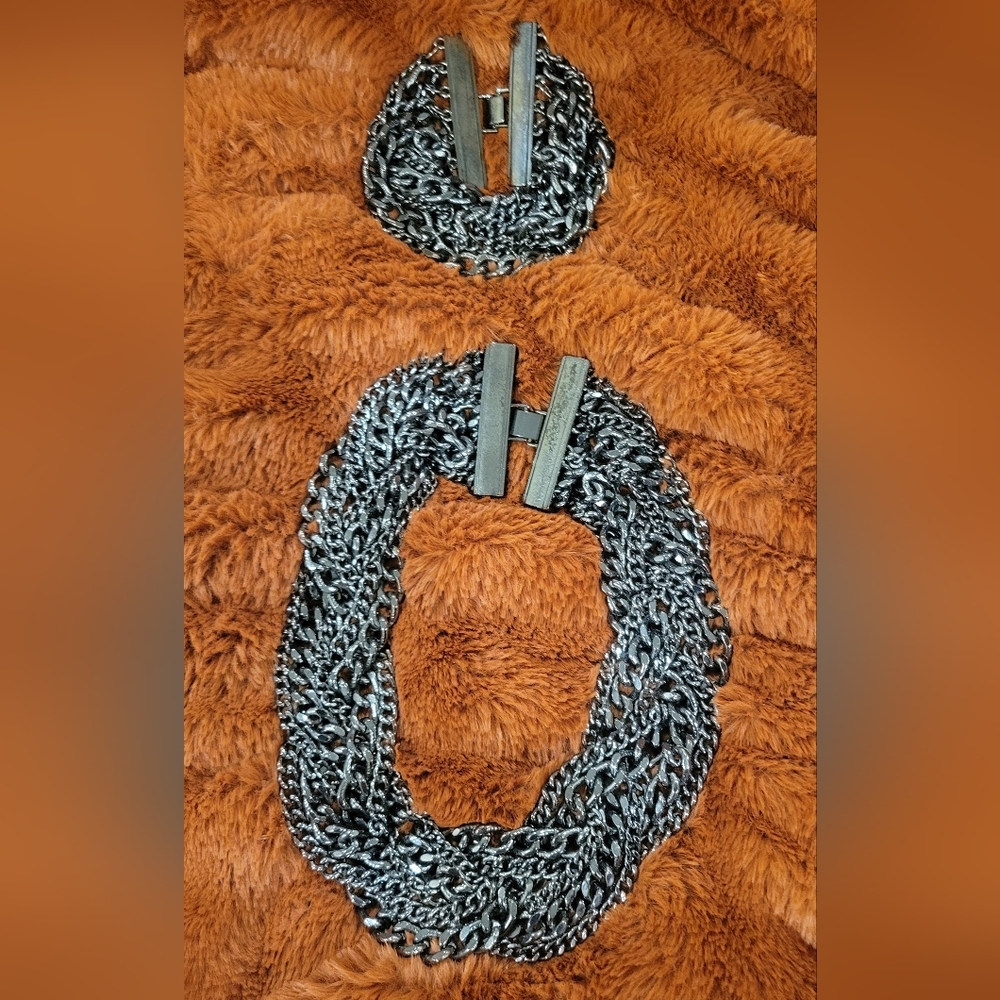 Express Necklace And Bracelet Set